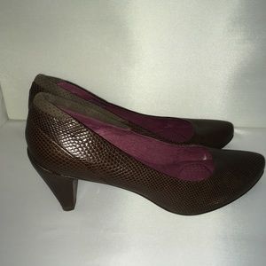 Tsubo brown pumps size 9